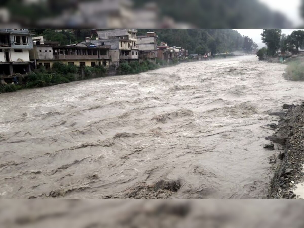 वहीं लोगों को भी नदी नालों के किनारे न जाने की हिदायत दी गई है. 