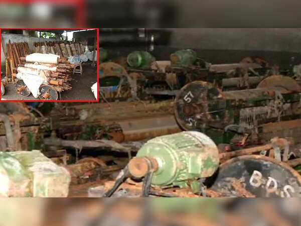 लगभग 15 दिन पानी में रहने के कारण पॉवरलूम खराब हो चुके हैं. 