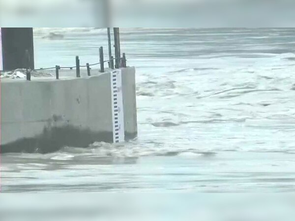 बाढ़ की स्थिति में लोगों तक त्‍वरित राहत पहुंचाने के लिए अधिकारियों को सतर्क कर दिया गया है. (फाइल फोटो)