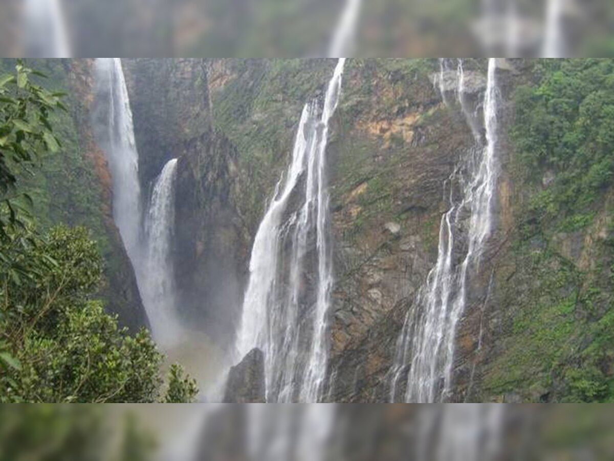 पचमढ़ी की खूबसूरती बारिशों के मौसम में ओर अधिक बढ़ जाती है. 