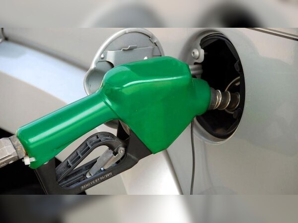 लगातार दूसरे दिन पेट्रोल के रेट में बदलाव नहीं, डीजल का भाव भी स्थिर
