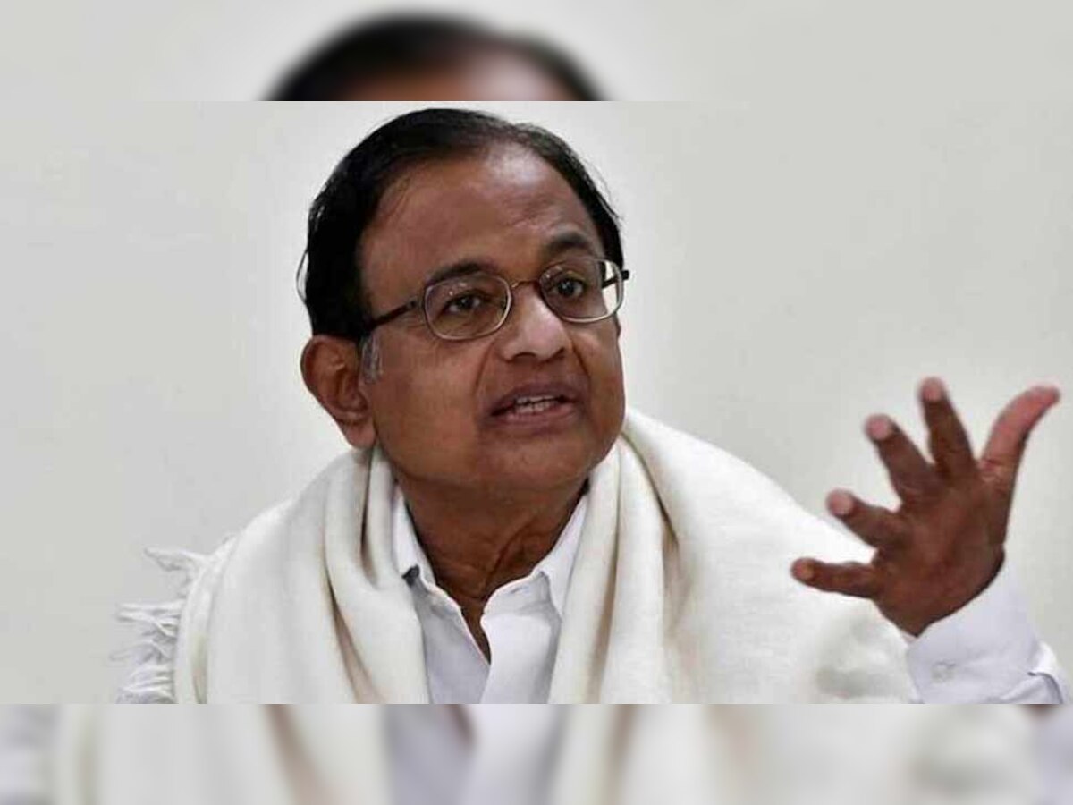 पूर्व केंद्रीय वित्तमंत्री और वरिष्ठ कांग्रेस नेता पी. चिदंबरम पर गिरफ्तारी की तलवार लटकी हुई है. 