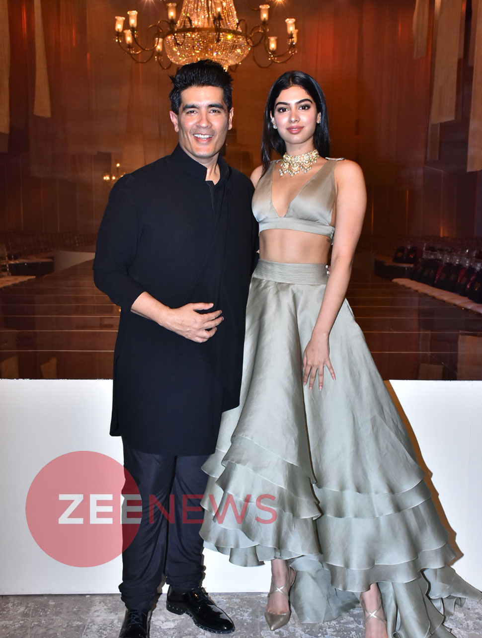 छा गया खुशी का लुक Katrina Kaif Turns Showstopper for Manish Malhotra at Lakmé Fashion week