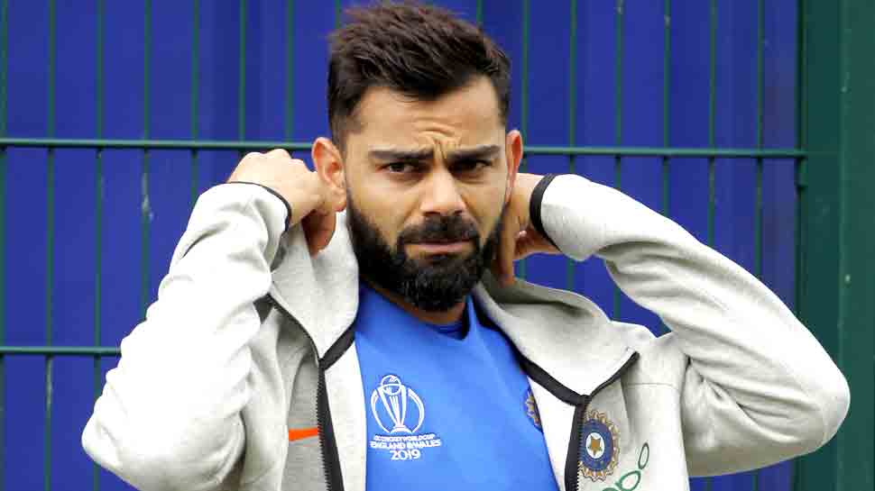 विराट कोहली सबसे अधिक शतक लगाने के मामले में स्टीव स्मिथ और इंजमाम उल हक की बराबरी पर हैं. (फोटो: ANI) विराट कोहली सबसे अधिक शतक लगाने के मामले में स्टीव स्मिथ और इंजमाम उल हक की बराबरी पर हैं. (फोटो: ANI)