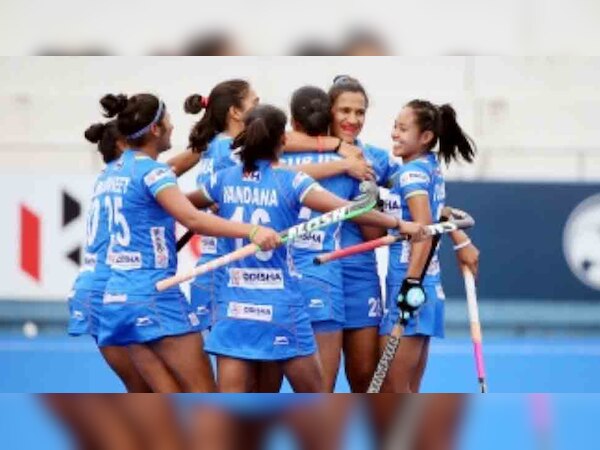 भारतीय हॉकी टीम गोल करने के बाद जश्न मनाती हुई. (फोटो: IANS)