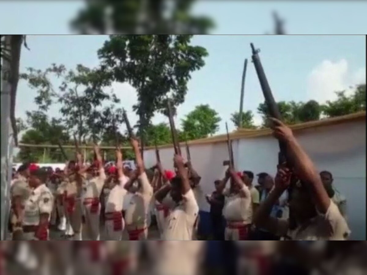 गॉड ऑफ ऑनर के दौरान 1 नहीं, 2 नहीं, 22 जवानों की गोली हुई टांय-टांय फिस्स, मचा बवाल 