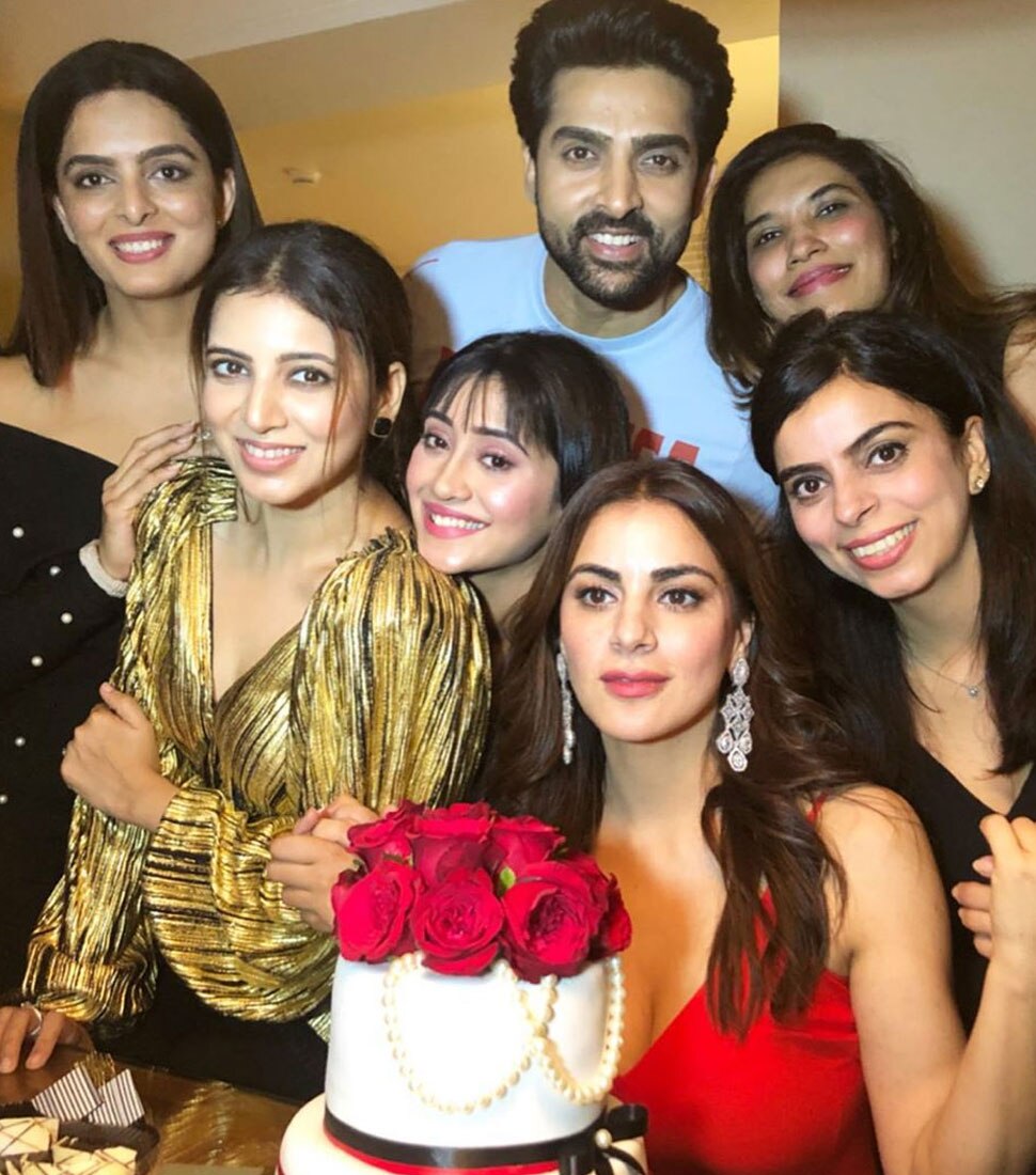 क्रेजी स्टाइल बर्थडे Shraddha Arya