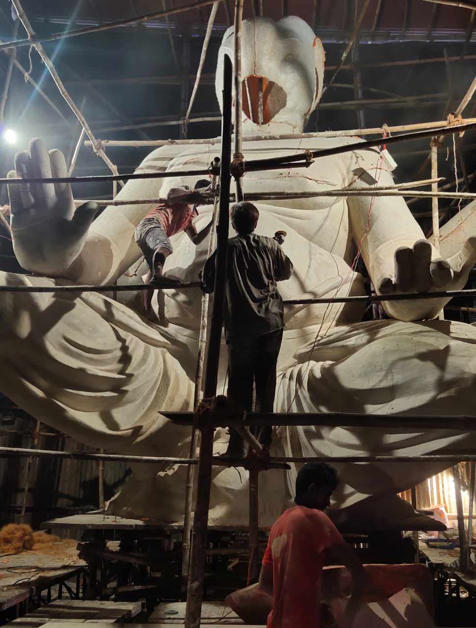 श्रद्धालुओं से की पेंसिल और बुक्स लाने की अपील Appeal to devotees to bring pencils and books