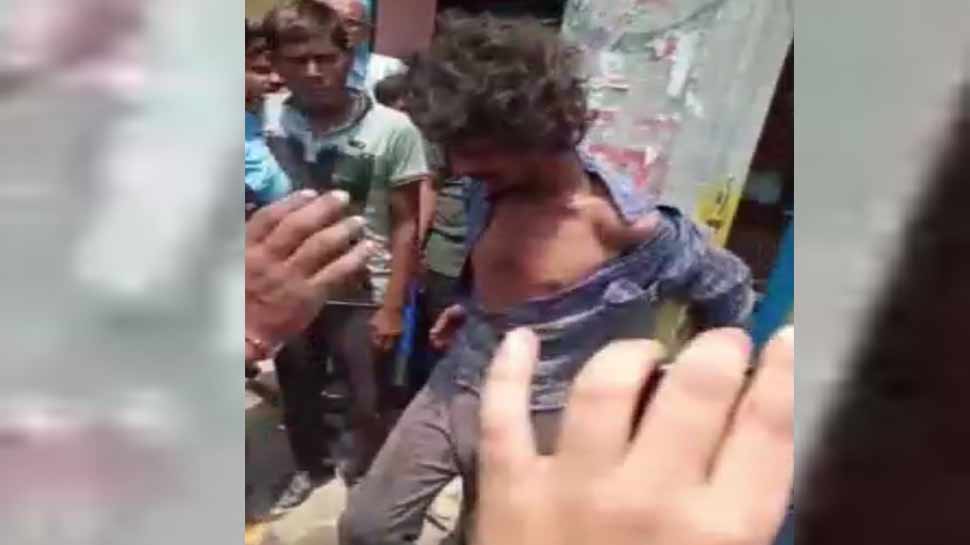 फरीदाबाद: भिखारी को बच्चा चोर समझकर भीड़ ने अधमरा किया, VIDEO वायरल