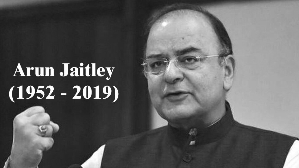 वाजपेयी ने उन्हें अपने मंत्रीमंडल में जगह देते हुए केंद्रीय कैबिनेट में शामिल किया था Vajpayee included him in the Union Cabinet, giving him a place in his cabinet