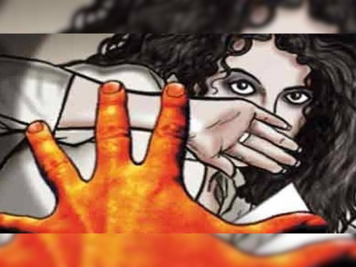  पीड़ित महिला ने थाने में आवेदन देकर न्याय की गुहार लगाई है.