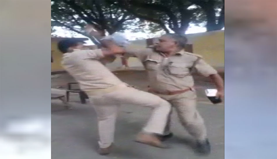 मामला यूपी के बागपत जिले के बड़ौत थाना इलाके का है मामला यूपी के बागपत जिले के बड़ौत थाना इलाके का है