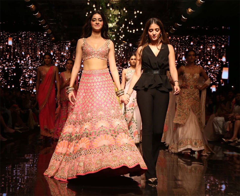 सबका ध्यान खींचा Lakme Fashion Week 2019