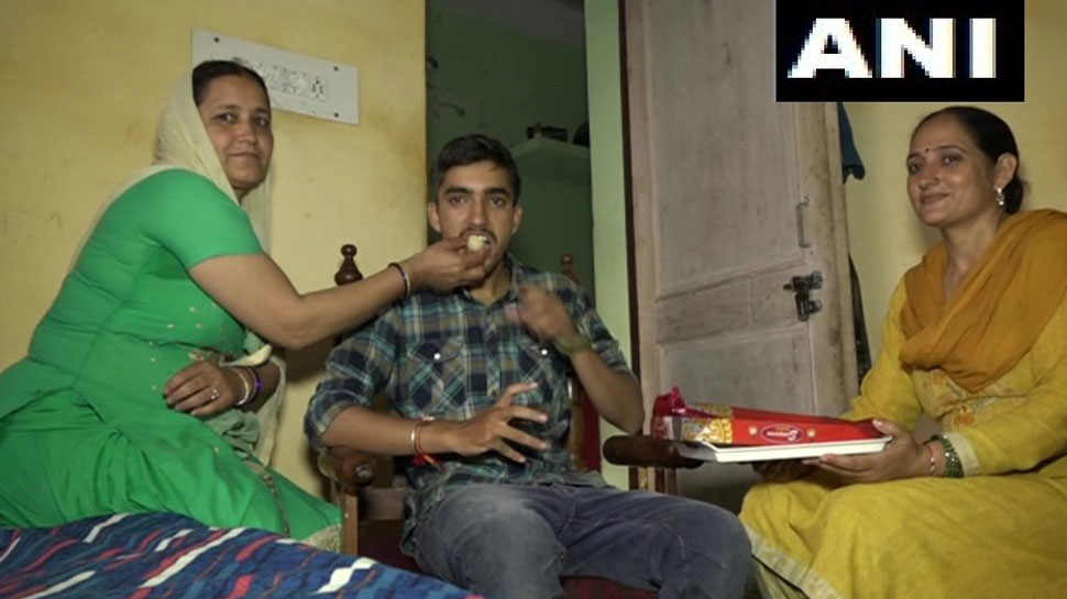 सुरेश सिंह ने परीक्षा पास की. फोटो ANI सुरेश सिंह ने परीक्षा पास की. फोटो ANI