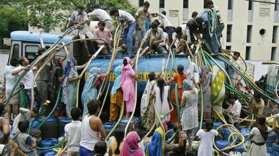 फ्री 'बिजली' के बाद केजरीवाल का एक और ऐलान, पानी के बिलों का बकाया माफ फ्री 'बिजली' के बाद केजरीवाल का एक और ऐलान, पानी के बिलों का बकाया माफ