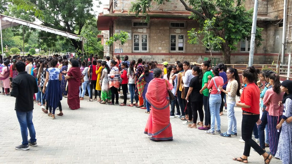 छात्रसंघ चुनाव को लेकर मंगलवार चुनाव शांतिपूर्ण सम्पन्न हो गए. see the colors of Rajasthan Student union election in pictures