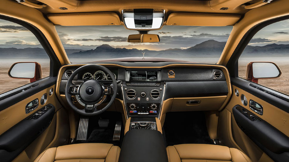 हाथ से होता है पॉलिश Ajay Devgn's Rolls Royce Cullinan