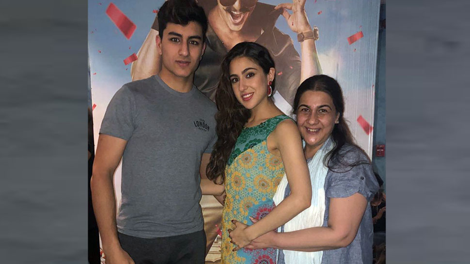 Not Sara Ali Khan And Ibrahim Meet Mommy Amrita Singh Favourite Child Photo न स र अल ख न न इब र ह म य ह मम म अम त स ह क सबस प य र बच च Hindi News ब ल व ड