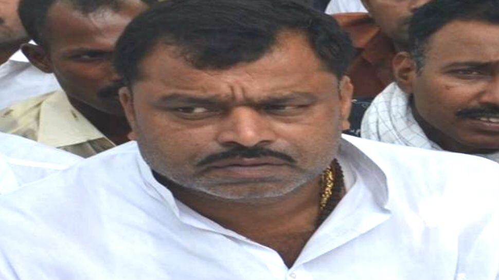 बिहार: बाहुबली अनंत सिंह का करीबी लल्लू मुखिया ने किया सरेंडर, दो लोगों की हत्या की साजिश का आरोप