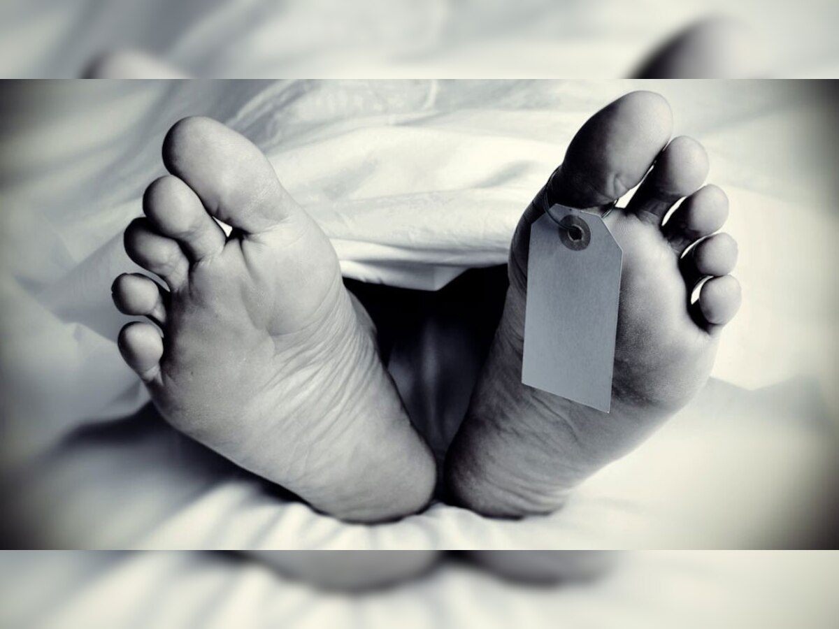 अस्पताल ले जाते समय गई जान. प्रतीकात्मक तस्वीर