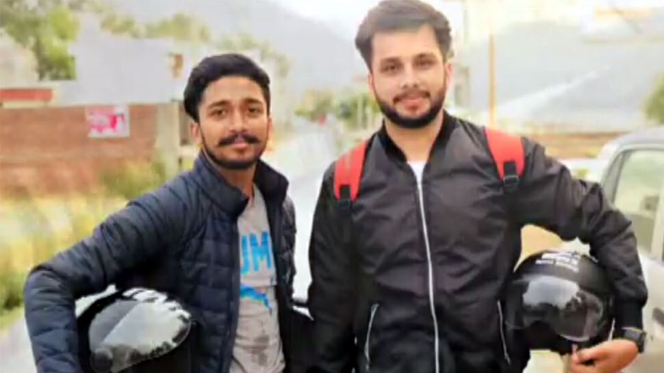 ये हैं नए 'बाइकबाज', रिकॉर्ड समय में तय किया कश्मीर से कन्याकुमारी तक का सफर