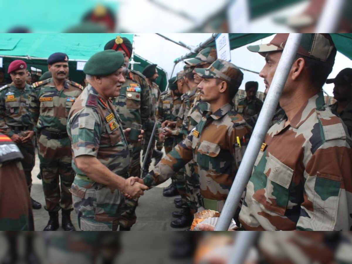 सेना प्रमुख जनरल बिपिन रावत के कश्‍मीर दौरे का आज दूसरा दिन. फोटो ANI 