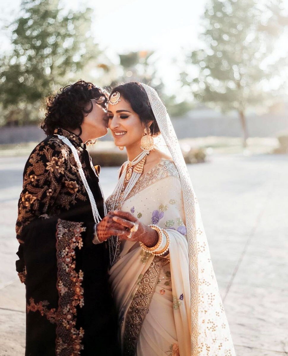 Indian Pakistani Lesbian Couple Tied The Knot In Traditional Ceremony सरहदें पार का प्‍यार