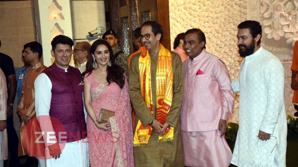 माधुुुुरी-आमिर Alia Bhatt, Ranbir Kapoor, Bachchans spotted at Ganesh Chaturthi Ambani Party