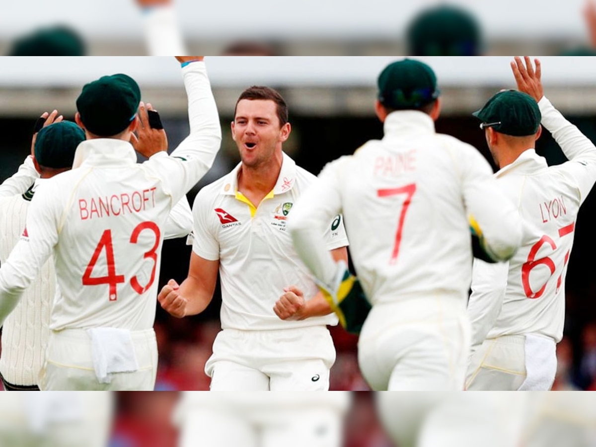 इंग्लैंड ने चौथे टेस्ट के तीसरे दिन 4 विकेट गंवाए. ये चारों ही विकेट जोश हेजलवुड ने लिए. (फोटो: IANS) 