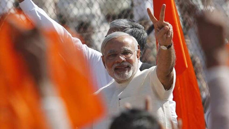यूपी: मोदी सरकार के दूसरे कार्यकाल के 100 दिन पूरे होने पर मुस्लिम महिलाओं ने बांटी मिठाइयां