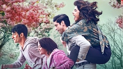प्रियंका चोपड़ा ने शेयर किया 'द स्काई इज पिंक' का FIRST POSTER, इस दिन आएगा ट्रेलर