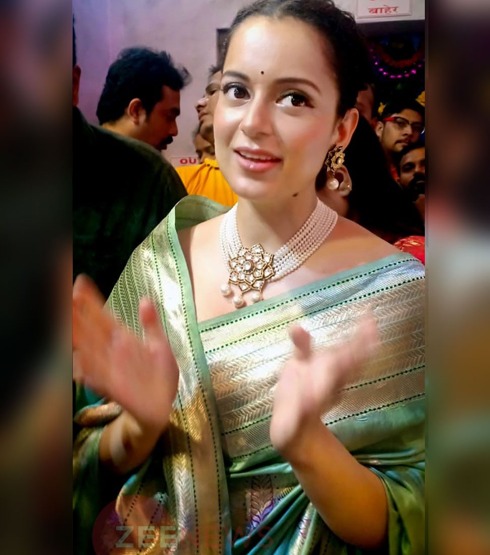 गणपति के आगे हाथ जोड़े Kangana Ranaut