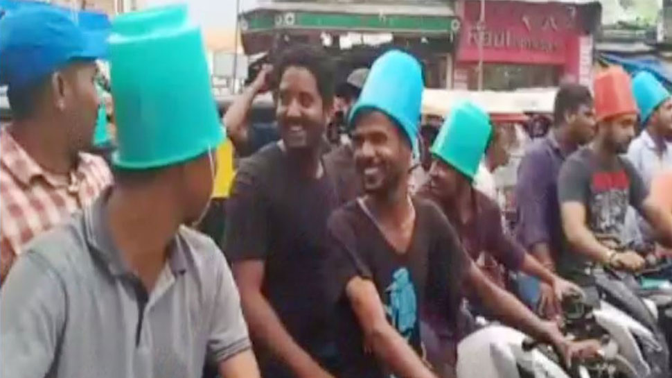 बिहार: कटिहार में बाल्टी पहन चलाई बाइक, पटना में पुलिस-पब्लिक हुई आमने-सामने