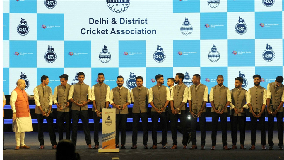 पूरी टीम इंडिया रही मौजूद Team India was present