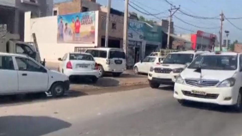 रॉग साइड से निकला मंत्री जी का काफिला, बोले- 'शायद सड़क ब्लाक थी', तस्वीरें हुई वायरल