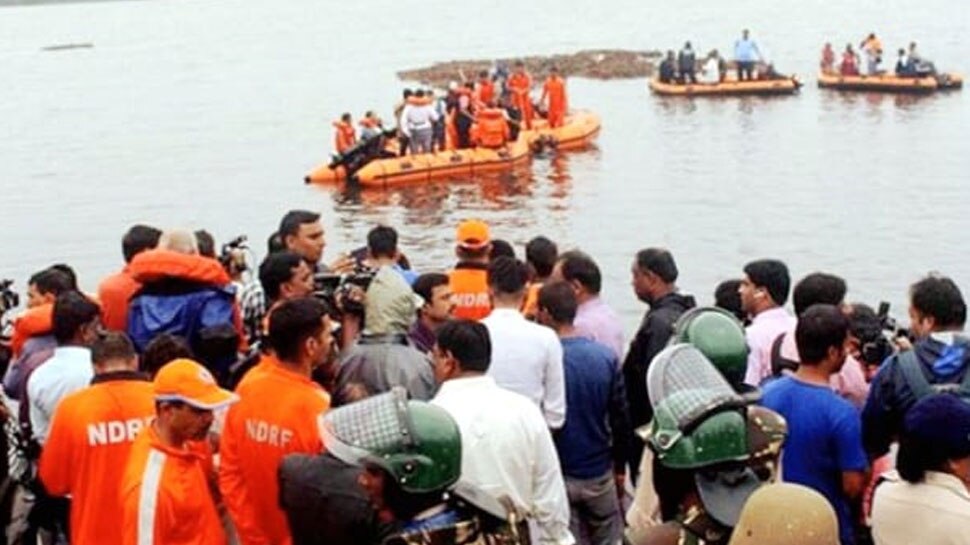 आंध्र प्रदेश नाव हादसे में अब तक 12 शव निकाले गए, घटना में बाल-बाल बचे युवक ने बताई पूरी कहानी