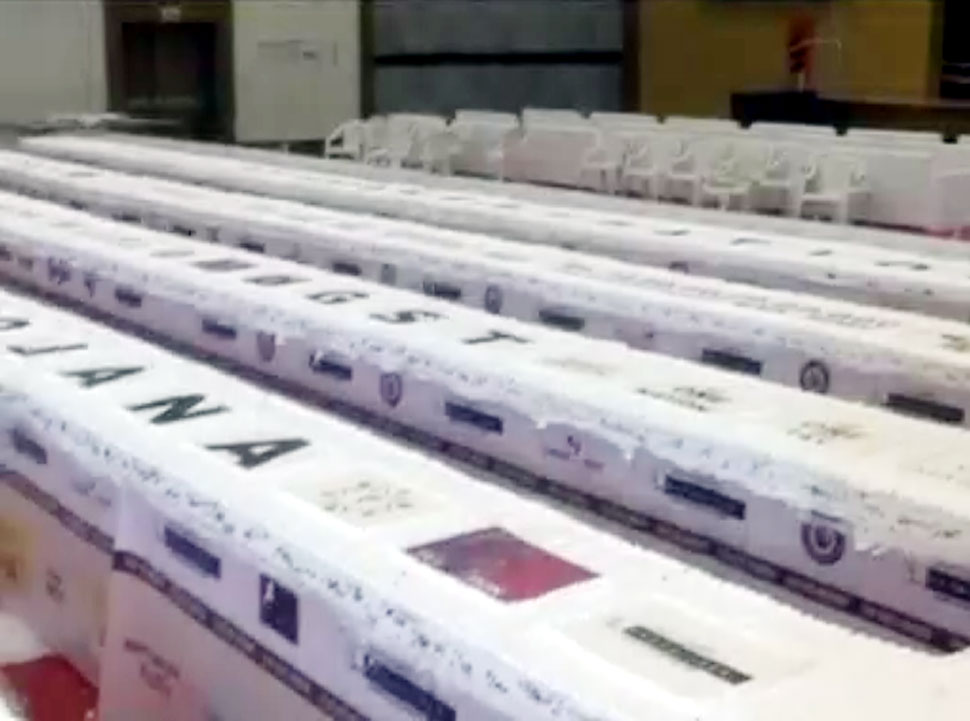 केक को शहर के 700 ईमानदार हस्तियों द्वारा काटा जाएगा 700 Foot Long and 7000 Kg Weigh Cake