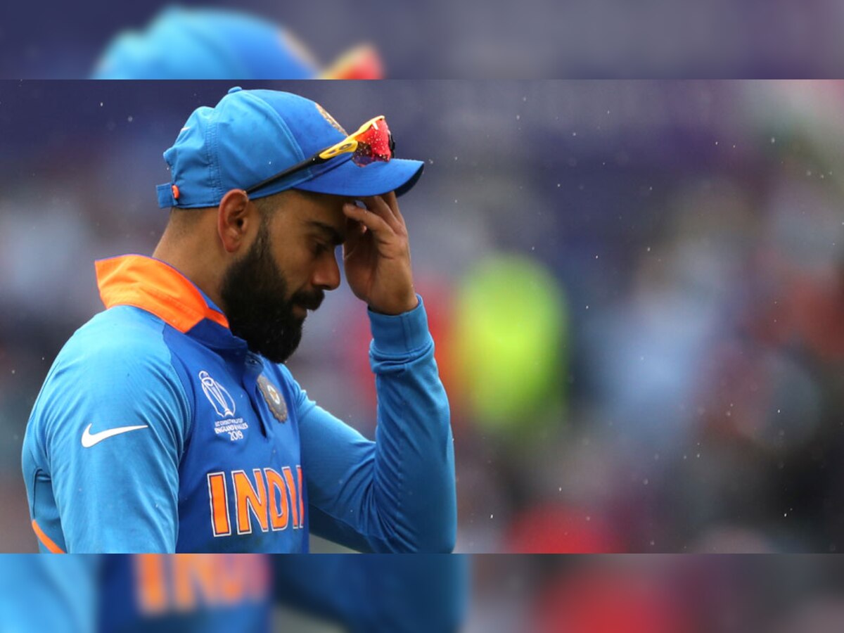 टीम इंडिया के हार के पीछे विराट कोहली के कई कप्तानी फैसले भी रहे. (फोटो: Reuters)