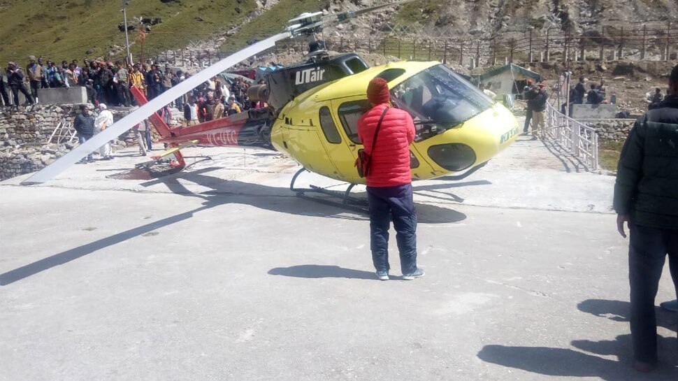 केदारनाथ में तीर्थयात्रियों से भरा हेलीकॉप्टर क्रैश, टेक ऑफ के समय हुई घटना केदारनाथ में तीर्थयात्रियों से भरा हेलीकॉप्टर क्रैश, टेक ऑफ के समय हुई घटना