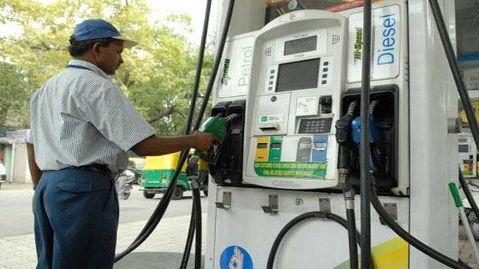एक दिन स्थिर रहने के बाद फिर बढ़े पेट्रोल-डीजल के रेट, जानिए आज का भाव
