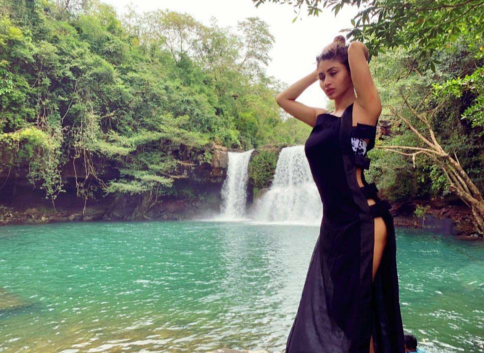 मिखिल मुसाले हैं फिल्म के डायरेक्टर Mouni Roy