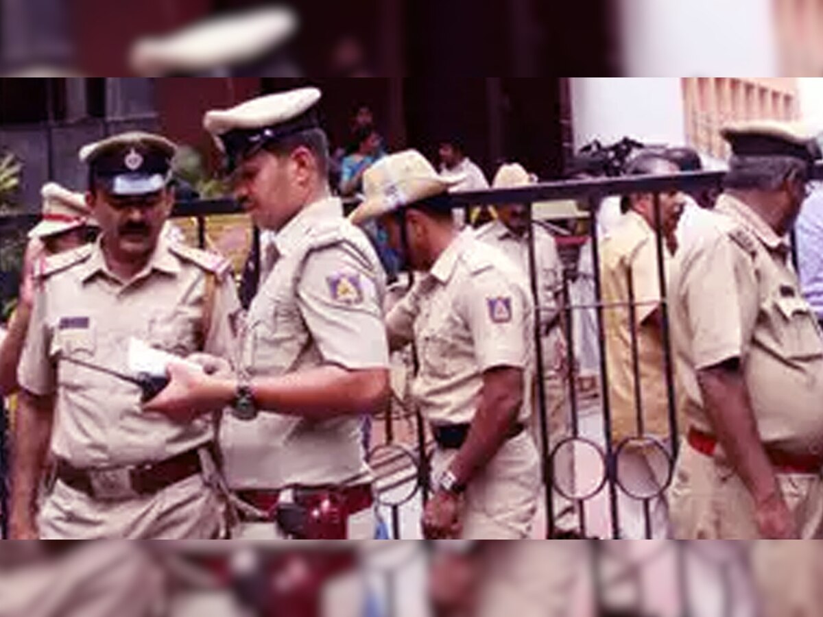 पुलिस ने कहा कि गिरोह ने दिल्ली और मुंबई स्थित एजेंटों से संभावित ग्राहकों का डेटा खरीदा.