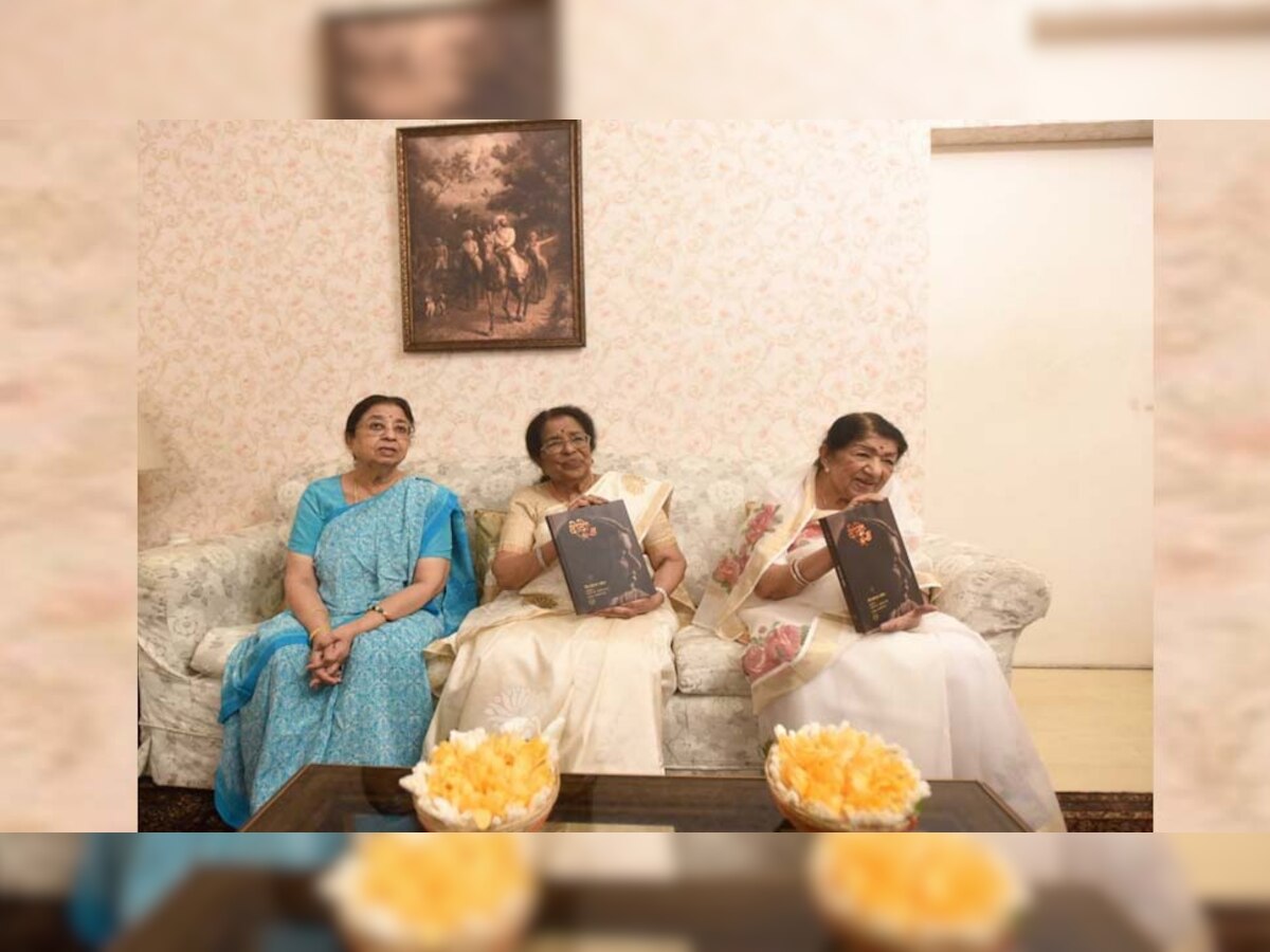 लता मंगेशकर को 90वीं वर्षगांठ पर मिला बेहतरीन तोहफा, बहन ने लिखी उन पर 'दीदी और मैं' किताब 