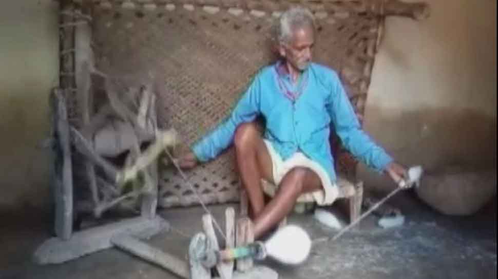 ग्रामीणों को नहीं मिल रही मजदूरी Villagers are not getting wages