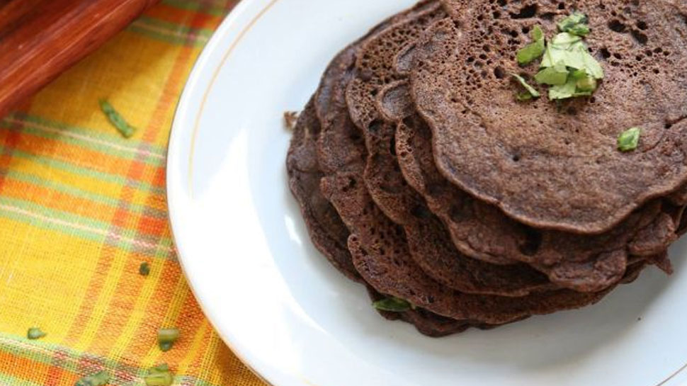 navratri food healthy Stuffed kuttu Atta chilla Festive Food नवरात्रि व्रत में खाएं हेल्दी