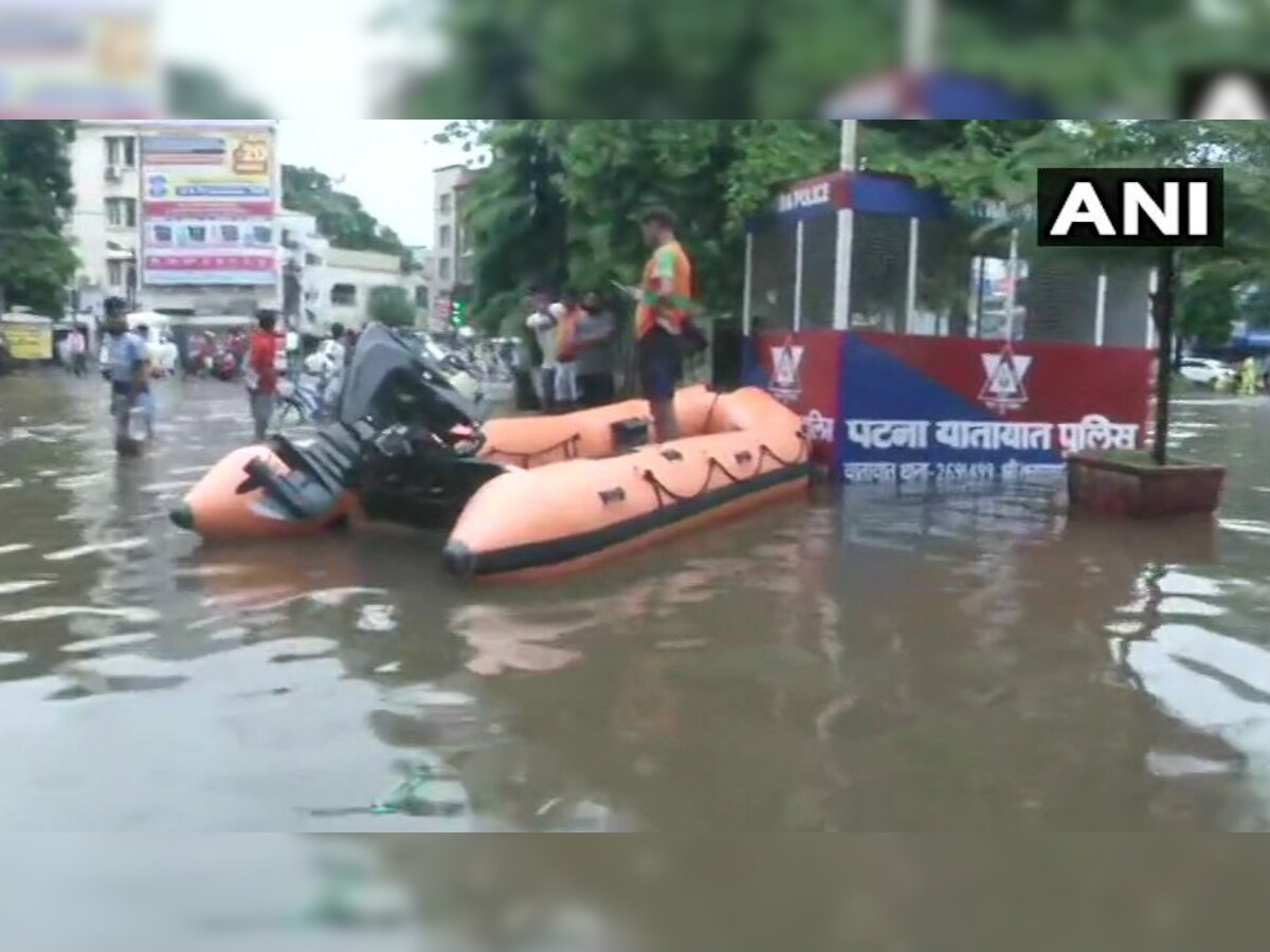 जिला स्वास्थ्य सेवा समिति ने बाढ़ पीड़ितों के बीच मेडिकल किट भेजने का फैसला किया है.