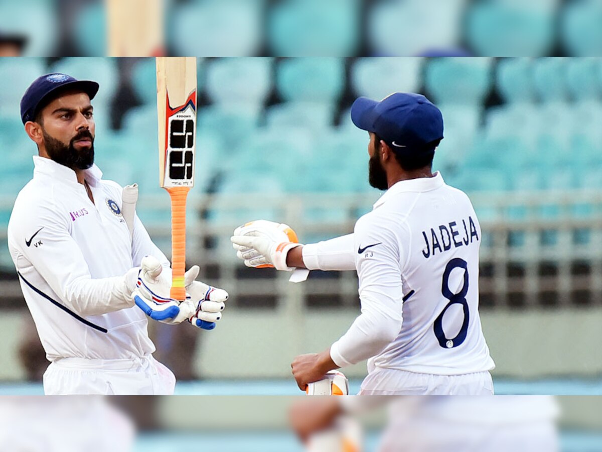 भारतीय कप्तान विराट कोहली और रवींद्र जडेजा दक्षिण अफ्रीका के खिलाफ दूसरी पारी में बैटिंग के दौरान. (फोटो: ANI)