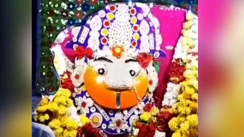 नवरात्रि में उमड़ती है भक्तों की भीड़ Crowds of devotees thrive in Navratri