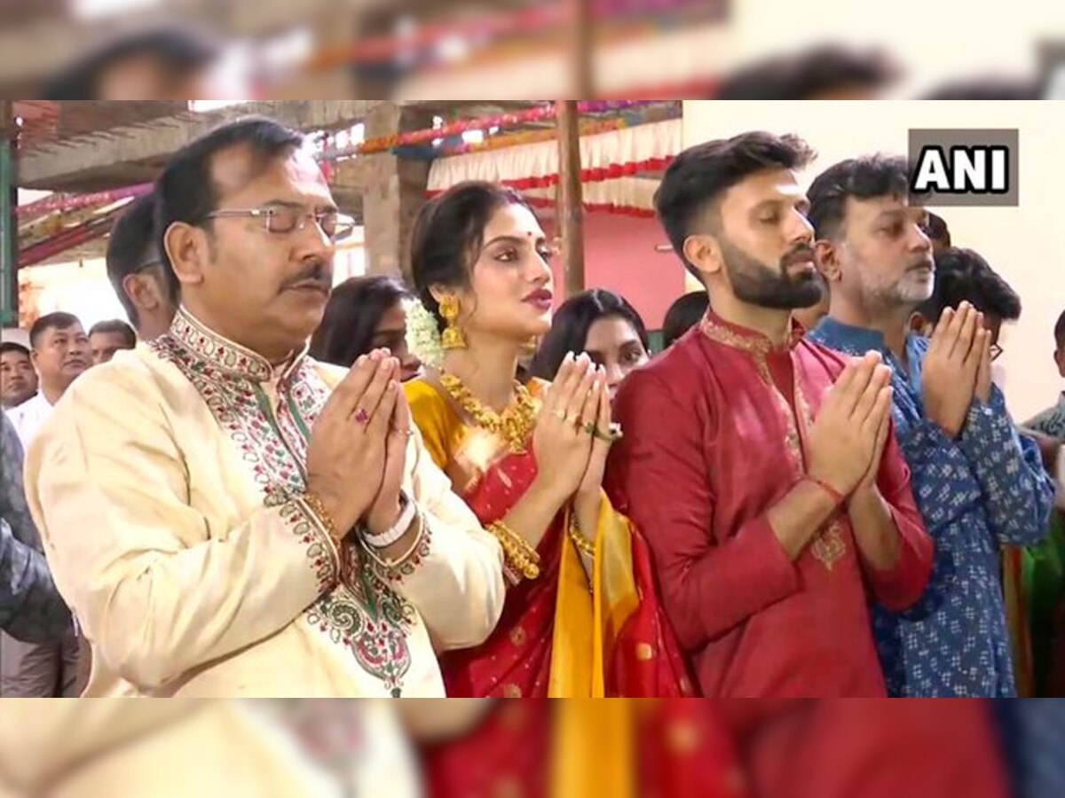 VIDEO: सज-धज कर नुसरत जहां पहुंची दुर्गा पंडाल, पति निखिल के साथ की महाअष्टमी पूजा