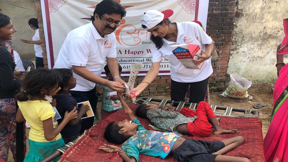NGO of jaipur distributing Free Sanitary Napkin to Poor Womens